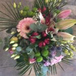 Kód: L002  obsah:  gerbera, lilie, alstromelie, santini ,eustoma, zeleň
