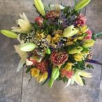 Kód: L005  obsah:  Lilie, karafiát, alstromelie, limonium, zeleň