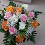 Kód: L027  obsah:  růže, frézie, zeleň