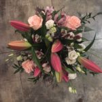 Kód: L037  obsah:  lilie,alstromélie, růže, eustoma,zeleňzeleň