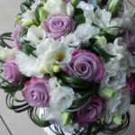 Kód: K009  obsah: frézie, růže, zeleň