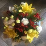 Kód: L048  obsah:  lilie,alstroméie,karafiát,mini karafiát,mašle,zeleň